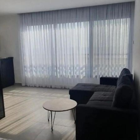 巴特亚姆Ryo 11 דירת נופש חדשה על חוף הים נוף לים公寓 外观 照片